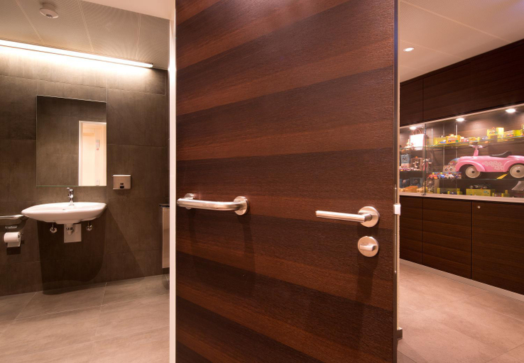 Bathroom 3, Hotel Glanis, Nyon