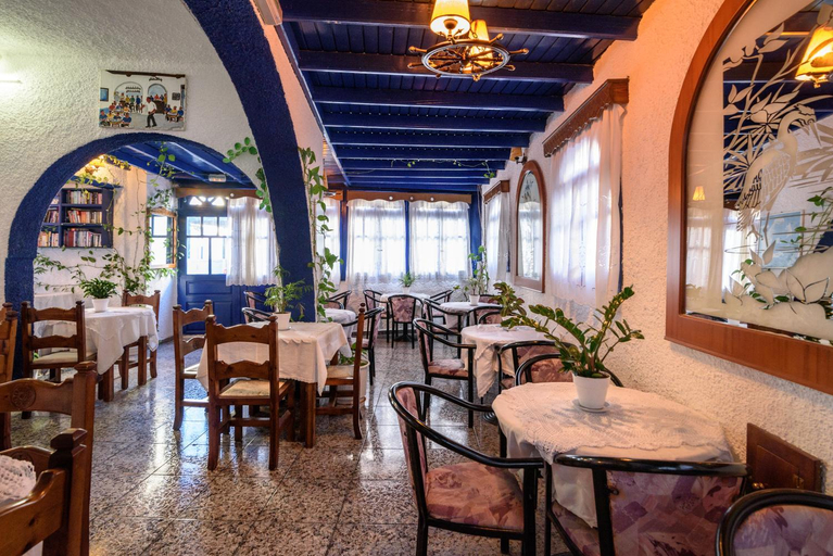 Food & Drinks 5, Hotel Porto Perissa, South Aegean
