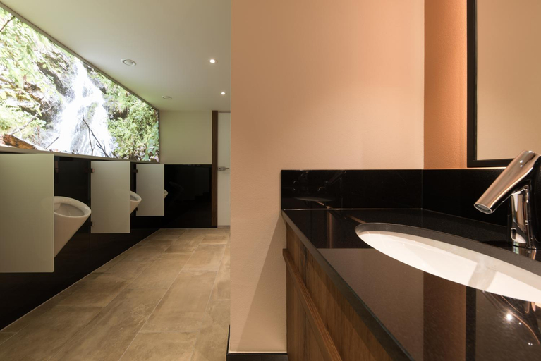 Bathroom 5, Hotel zur Waldbahn, Regen