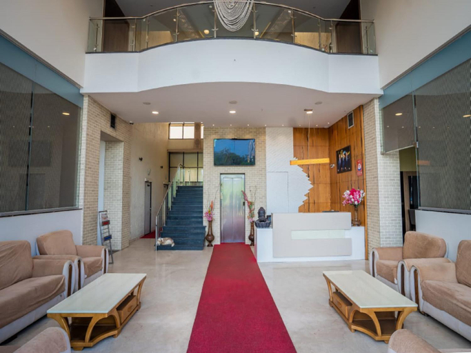 Public Area 2, Hotel V Star, Ahmadnagar