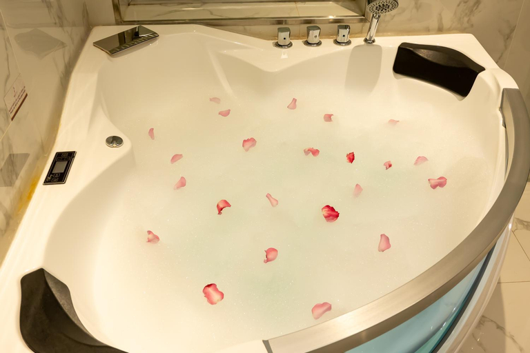 Bathroom 13