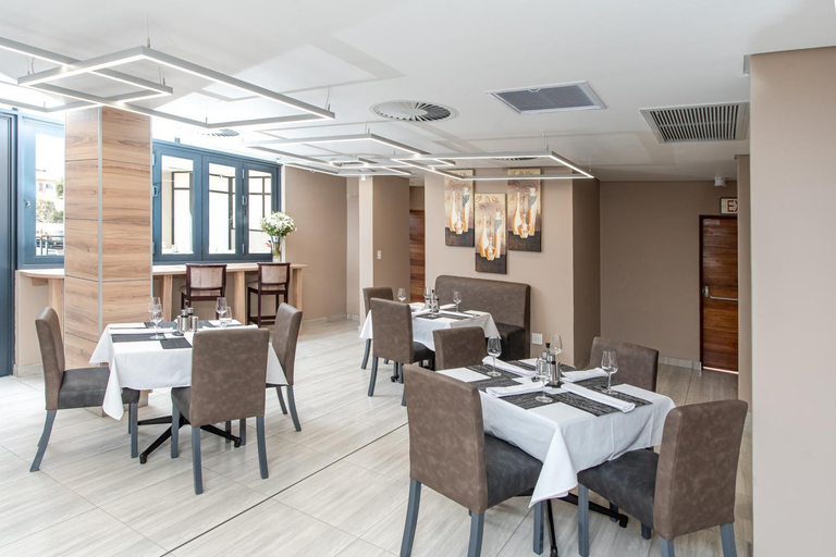 Food & Drinks 4, Loch Logan Hotel, Mangaung