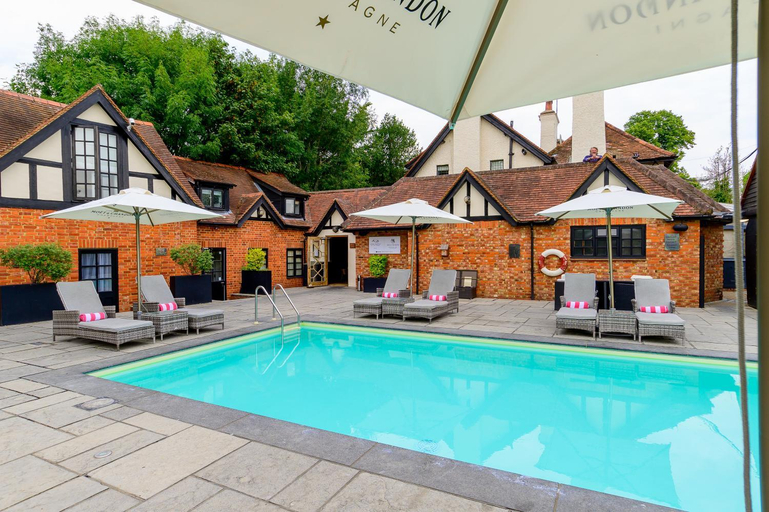 Others 4, Sanctum on The Green, Windsor and Maidenhead
