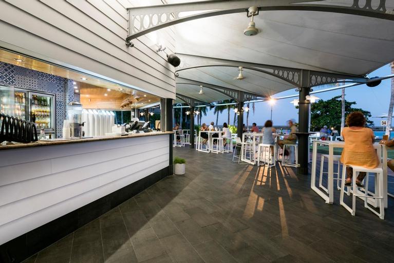 Food & Drinks 5, Mangrove Hotel, Broome