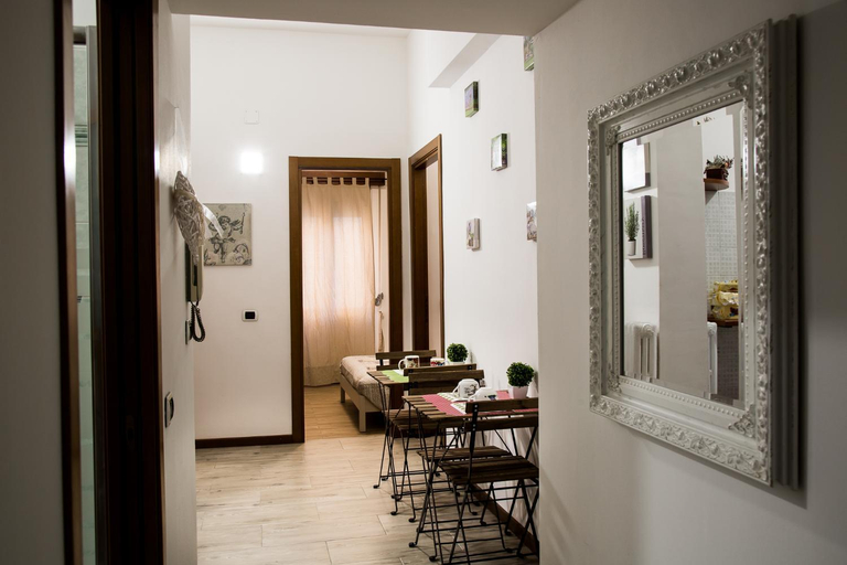 Others 5, B&B Zara, Milano