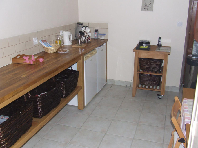 Others 5, Chez Helen, Creuse