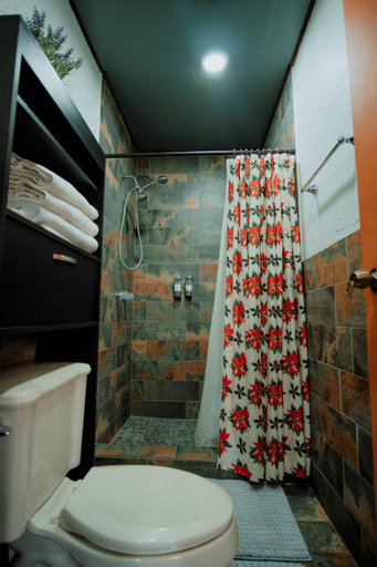Bathroom 10