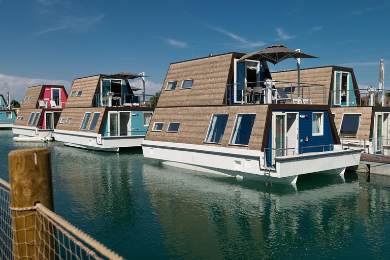 Exterior 15