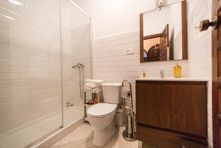 Bathroom 4, Gala Placida 1923, Granada