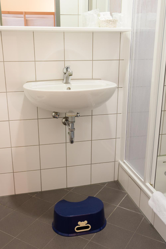 Bathroom 4, Familienhotel Citylight, Berlin
