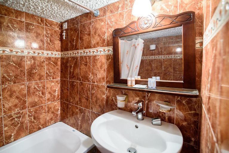 Bathroom 4, Hotel Porto Perissa, South Aegean
