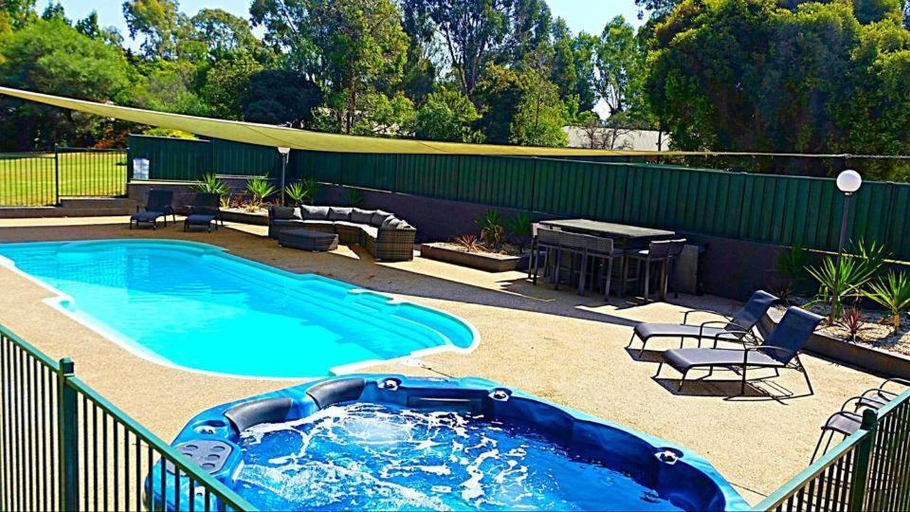 Sport & Beauty 5, Tocumwal Early Settlers Motel, Berrigan