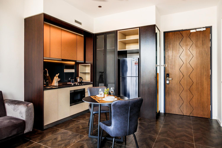 Dining Room 21