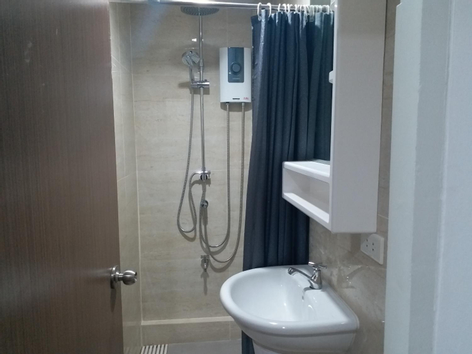 Bathroom 10