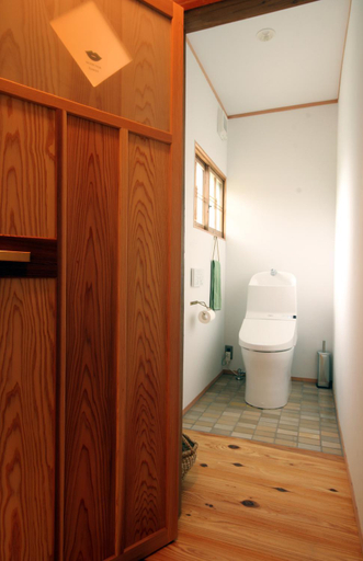 Bathroom 3, Hiisom, Ōda