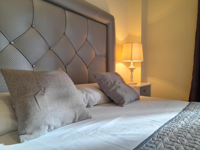 Bedroom, Apartamento espacioso con piscina muy tranquilo y jardines cercano a la playa, Málaga