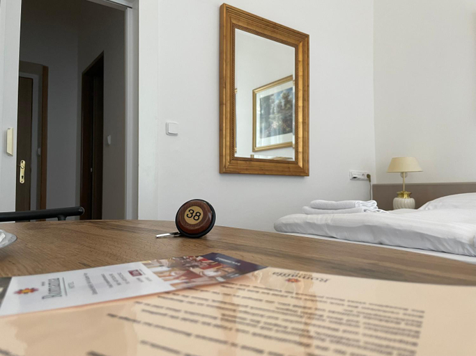Bedroom 2, Romania, Karlovy Vary