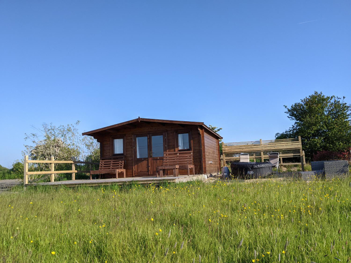 Others 3, Foxhill Lodges, Kent