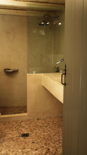 Bathroom 5, Artsistas Houses, Epirus