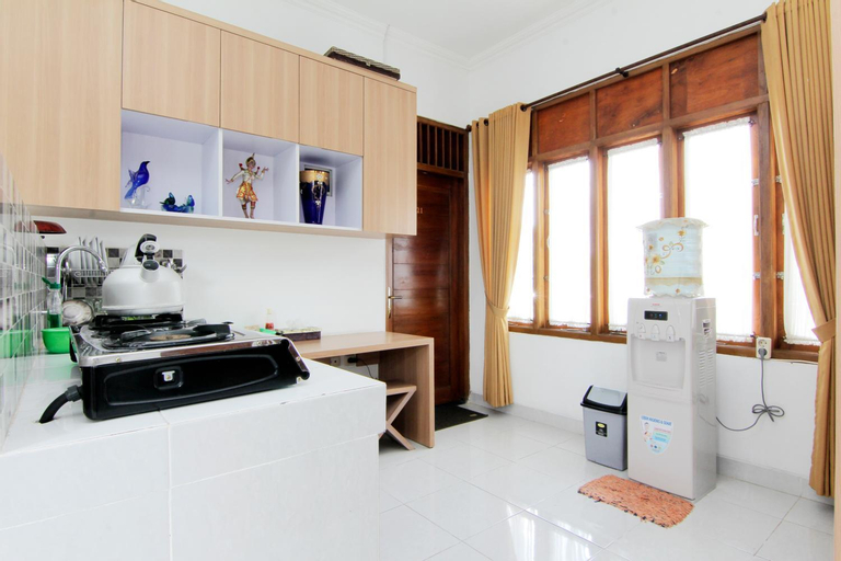 Dining Room 8