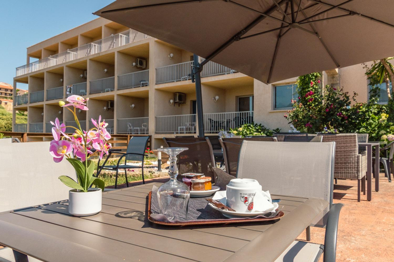 Others 3, Hotel Hibiscus, Corse-du-Sud