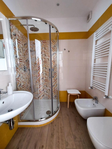 Bathroom 3, Sapore Di Mare Holidays, Salerno