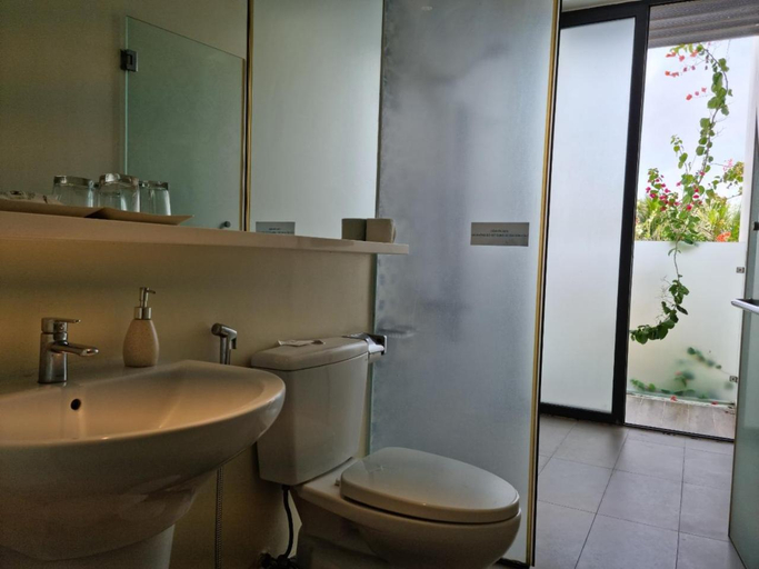 Bathroom 3, Rosie Villas in Oceanami Resort, Ho Chi Minh City