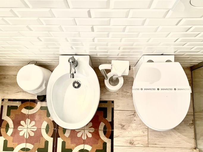 Bathroom 4, Eccelsoleccese, Lecce