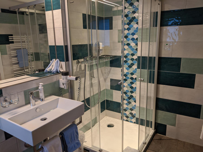 Bathroom 6