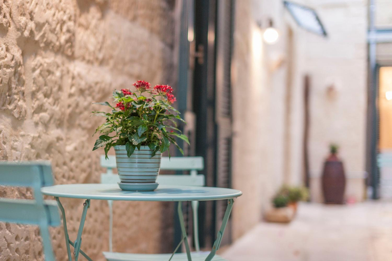 Others 2, La Luna In Cortile, Lecce