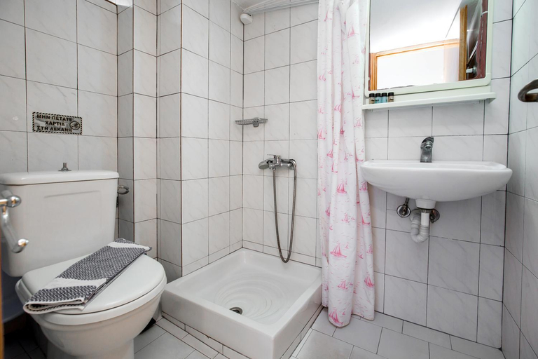 Bathroom 3, Ianos Apartments, East Macedonia and Thrace