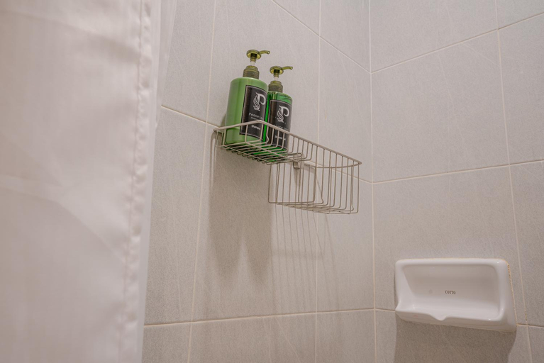 Bathroom 8