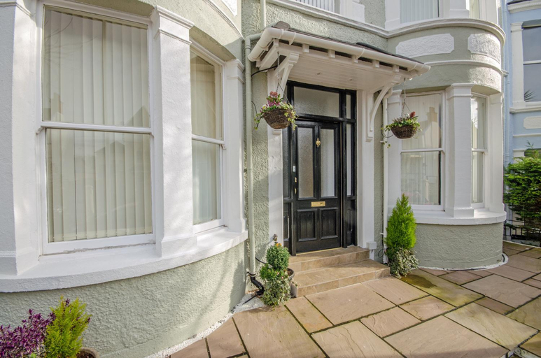 Others 4, Cosy Llandudno Apartments, Conwy