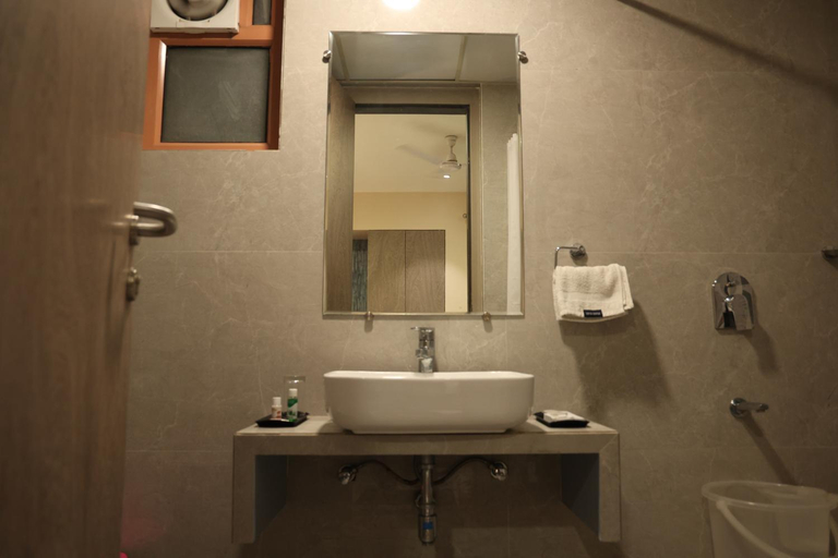 Bathroom 4, Hotel Pinaka Inn, Lucknow