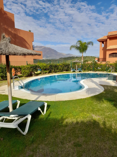 Sport & Beauty 4, Apartamento espacioso con piscina muy tranquilo y jardines cercano a la playa, Málaga