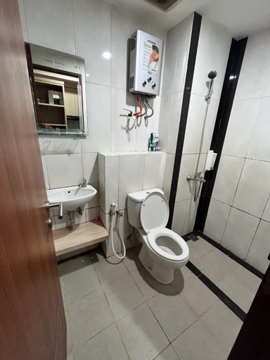 Bathroom, Grand Kamala Lagoon by Vd'Property, Bekasi