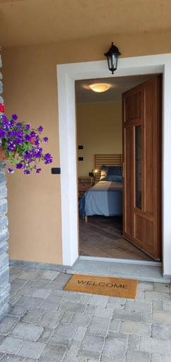 Others 5, Lo Noyer Et Les Roses, Aosta