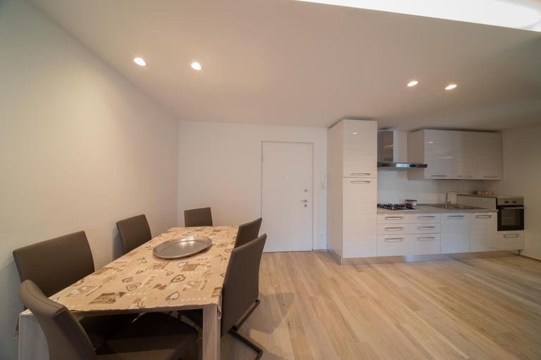 Others 4, Blue Moon - Via Parigi Apartments, Aosta