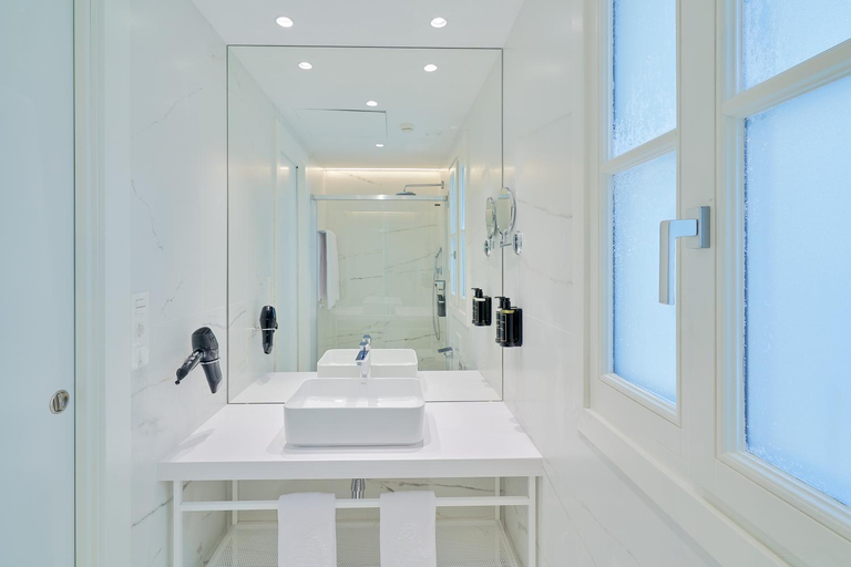 Bathroom 3, Tandem Palacio Veedor de Galeras Suites, Cádiz