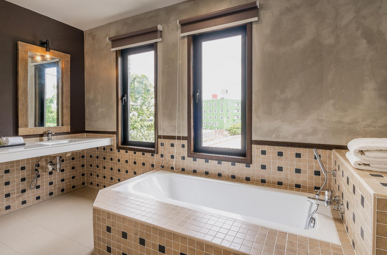Bathroom 5, Treasures Hotel and Suites, Malacca City