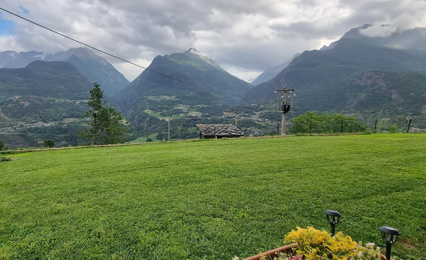 Others 3, Lo Noyer Et Les Roses, Aosta