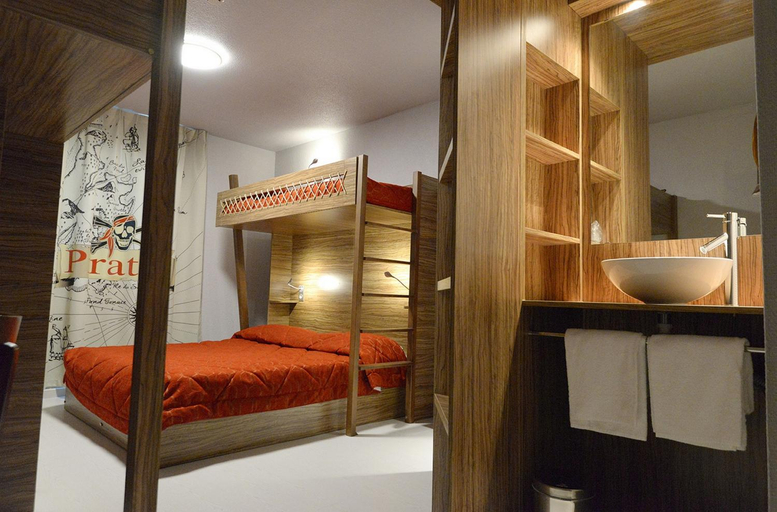 Bedroom 3, Hotel du Parc - Pirates, Vienne