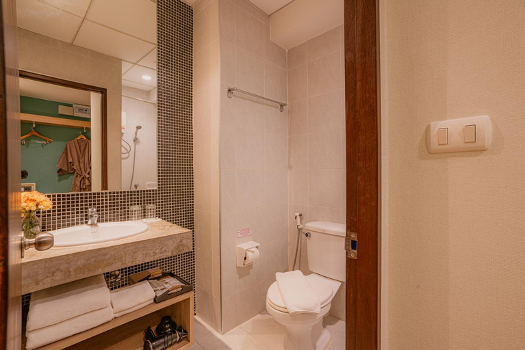 Bathroom 7