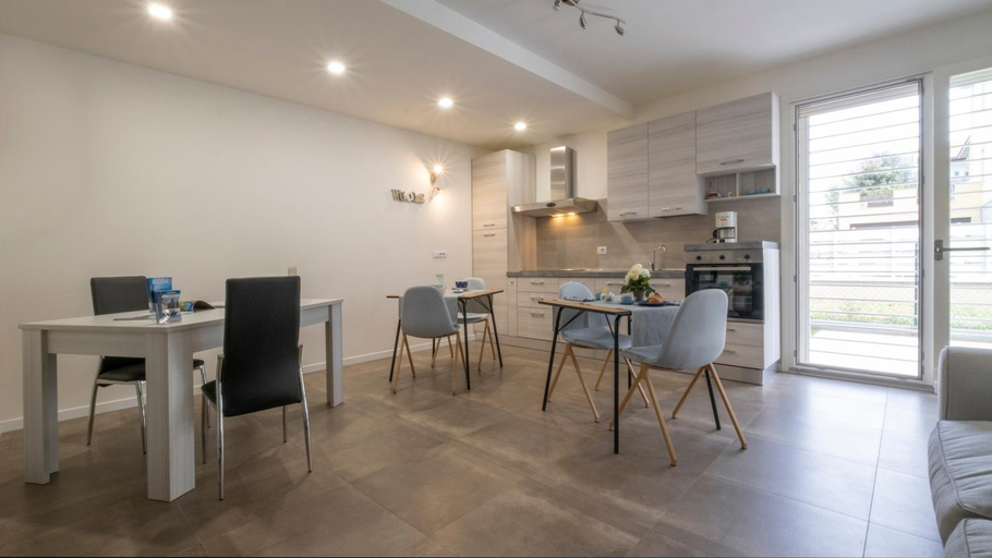 Others 5, Maisonette Modena Park, Modena