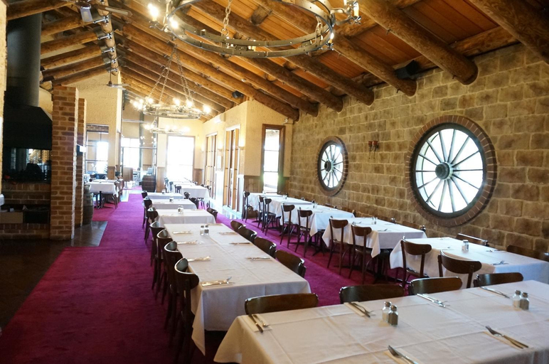 Food & Drinks 5, Mahogany Park, Casey - Cranbourne