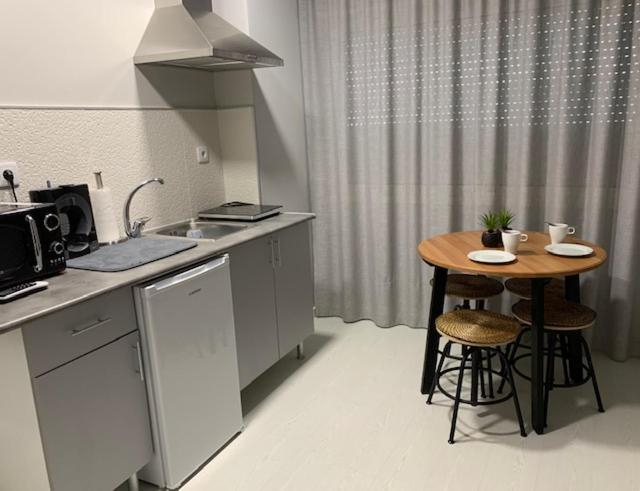 Others 4, BUS STATION Suites & Studios, Coimbra