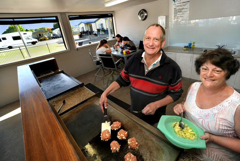 Food & Drinks 5, Apollo Bay Holiday Park, Colac-Otway - South