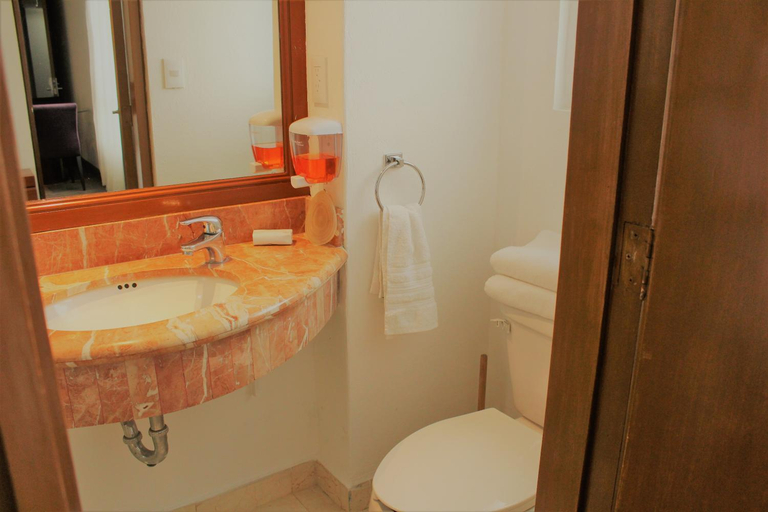 Bathroom 2, Condesa Suites, Mexico City