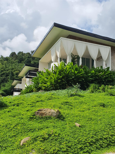 Exterior & Views 26