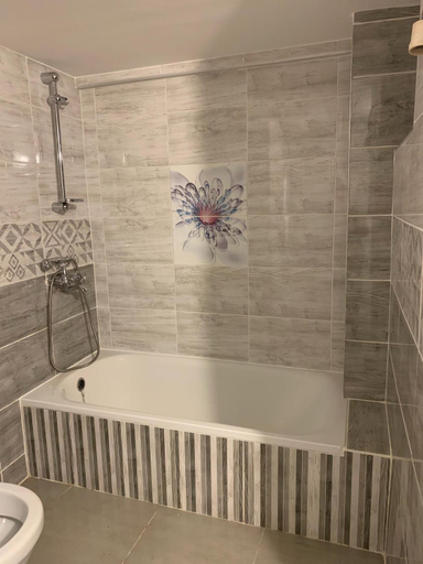 Bathroom 2, Airport16 bed and breakfast, Gyál